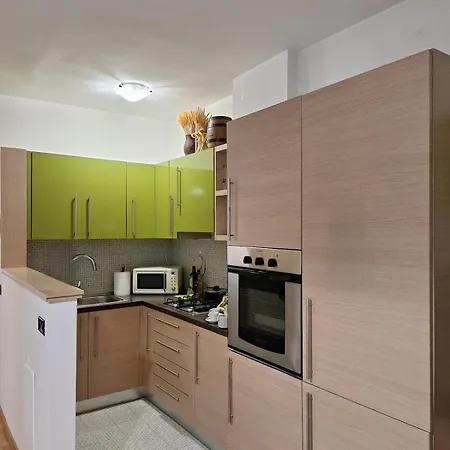 Near -300m To Station -ac Apartamento