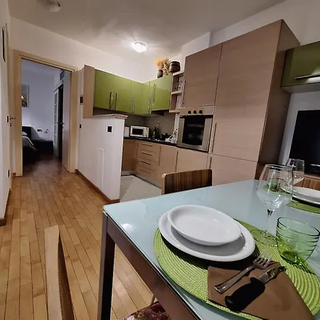 Near -300m To Station -ac Apartamento *
