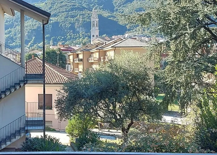 Tra E Montagna - Corte 77 *